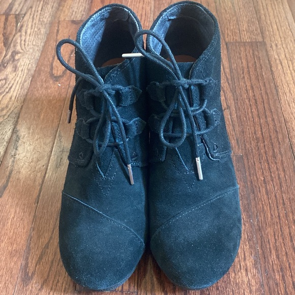 Toms Kaia Wedge Black Suede Booties - Picture 4 of 13